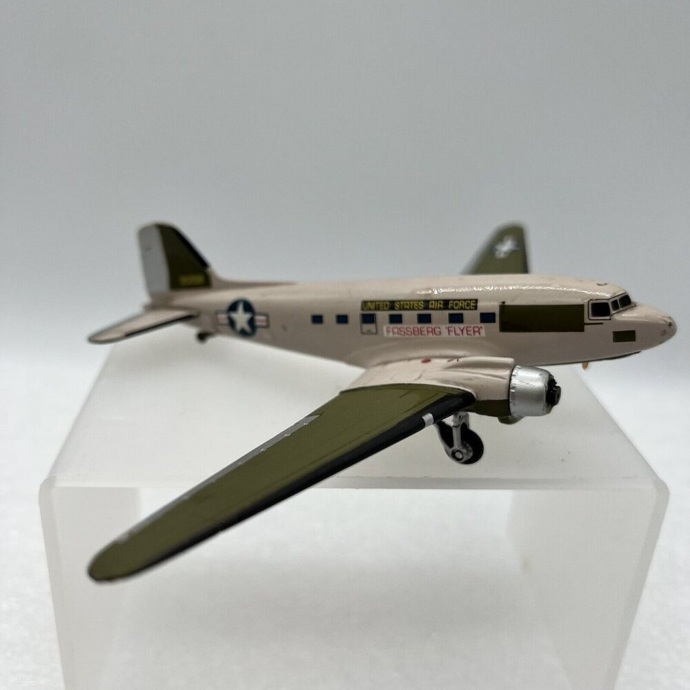 Corgi Diecast Douglas Dakota Fassberg #315208 1st Issue US Air Force Read